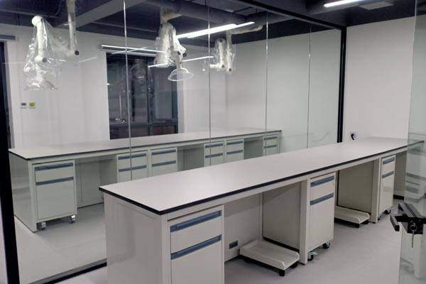 全新全鋼實驗臺費用是多少？